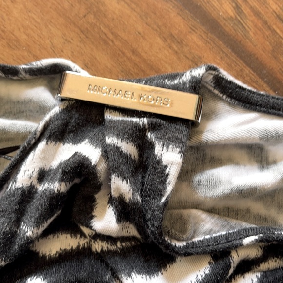 MICHEAL Michael Kors Cold Shoulder Short Sleeve - Picture 3 of 4